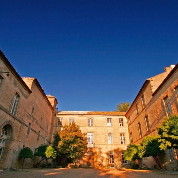 Extérieur du Château de Luc à Luc-sur Orbieu dans l' Aude