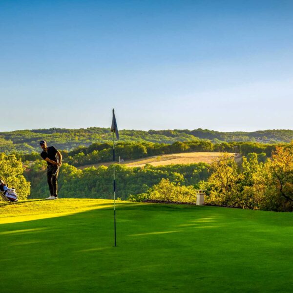 Terrain de golf du Souillac Golf & Country Club à Lachapelle-Auzac dans le Lot
