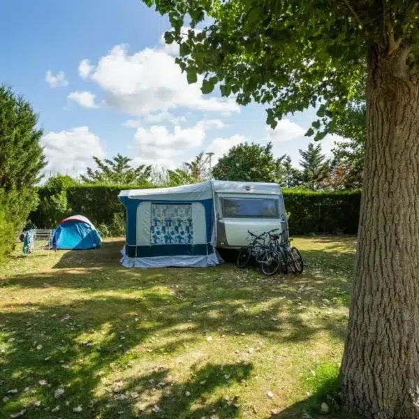 Emplacement au Camping Bois Soleil aux Sables d'Olonnes en Vendée