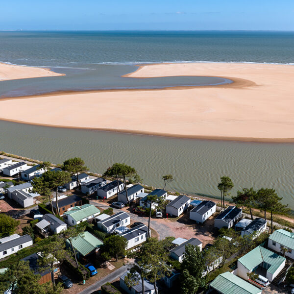 Camping avec vue mer en Vendéen - Camping les Violettes, à la Faute-sur-Mer, au bord de la lagune la Belle Henriette, Pays-de-la-Loire