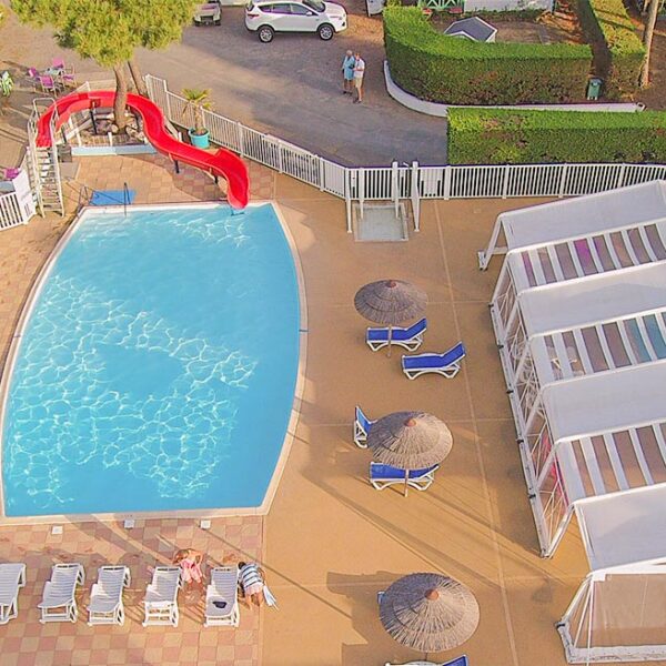 Piscines chauffées extérieures et couvertes au Camping les Violettes, à la Faute-sur-Mer, en Vendée, Pays-de-la-Loire