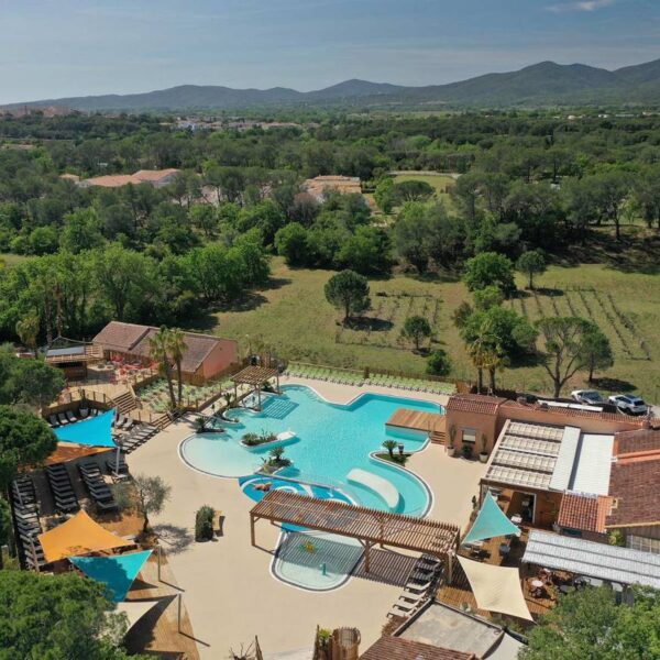 Piscine du Camping La Bastiane à Puget-Sur-Argens dans le Var