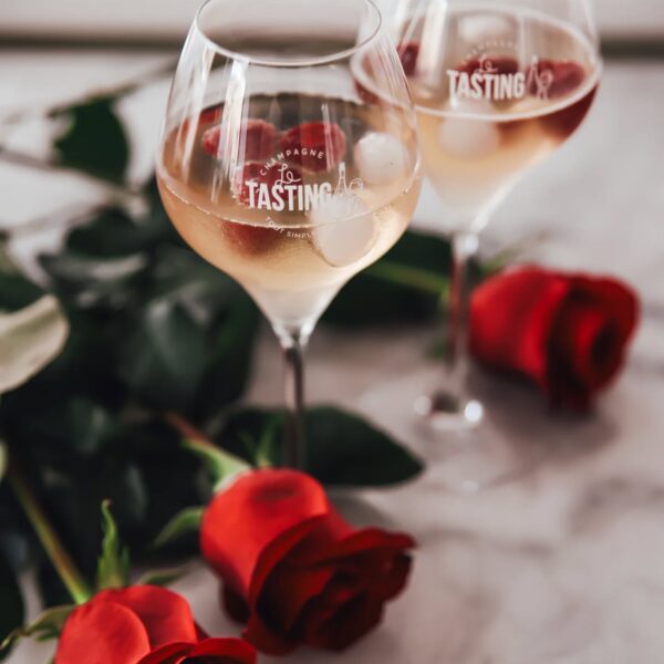 Dégustation au Tasting Bar - bar à champagne dogfriendly à Châtillon-sur-Marne (51) près de Reims