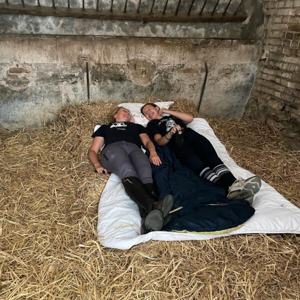 Nuit dans la paille au camping éco-ferme Aux Sabots de Vent dans les Ardennes (08)