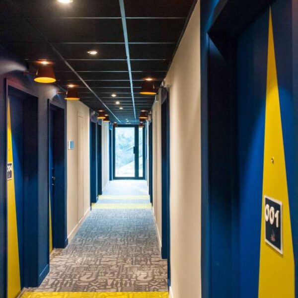 Couloirs de l'Hôtel Ibis Budget Reims Thillois à Thillois dans la Marne