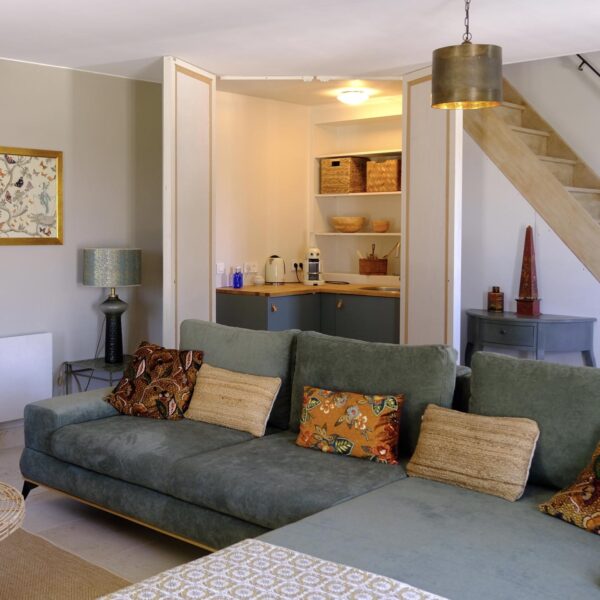 Salon de la suite Fiscus du Domaine Le Bois des Dames en Drôme provençale