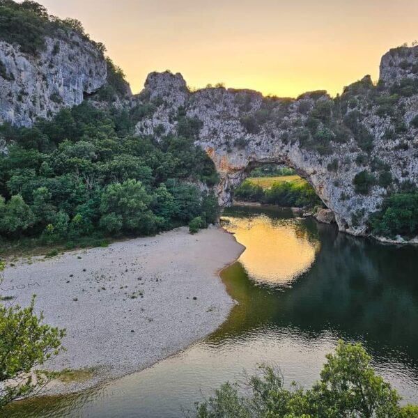 Pont d'Arc à proximité du camping La Digue 4* - Ruoms - Ardèche (07)