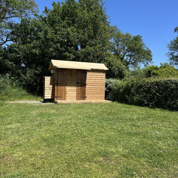 Emplacement premium et tout confort au camping Domaine du Morbihan, à Ambon, dans le Golfe du Morbihan, en Bretagne sud