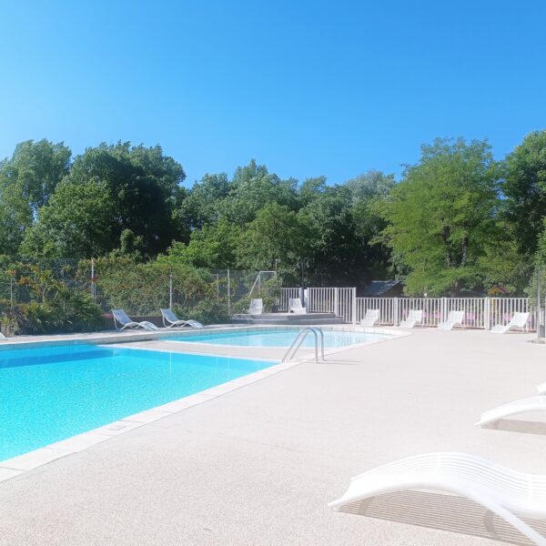 Piscine chauffée du camping La Digue 4* - Ruoms - Ardèche (07)