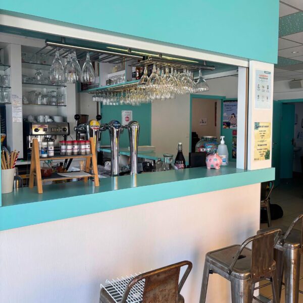 Snack bar du camping Domaine du Morbihan, à Ambon, dans le Golfe du Morbihan, en Bretagne sud