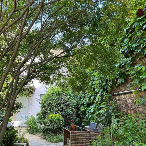 Jardin clos de l'hôtel de Paris Montparnasse 3* (75)