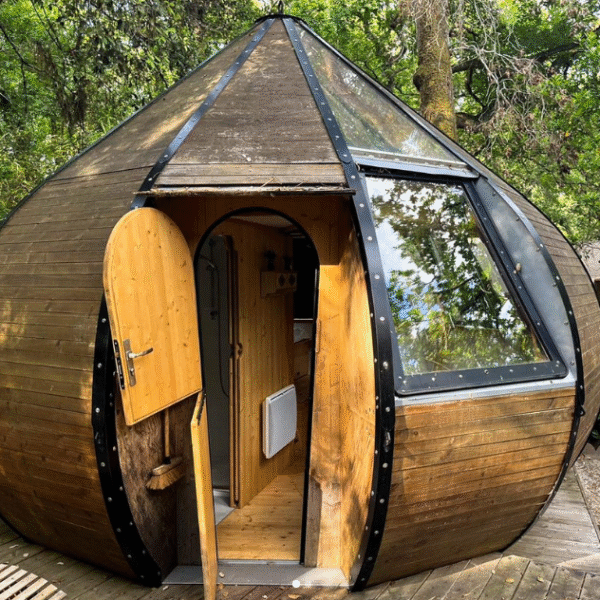 Hébergement insolite au Camping Lodging Le Lac au bord du lac de Lacanau en Gironde