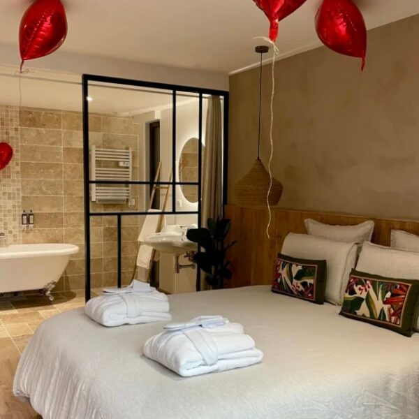 Chambre de Madame Imagine Lodges & SPA à Epinal dans les Vosges