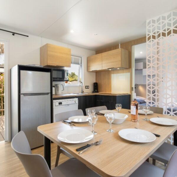 Mobil-home avec chiens bienvenus - Campings Les Méditerranées, à Marseillan, dans l'Hérault