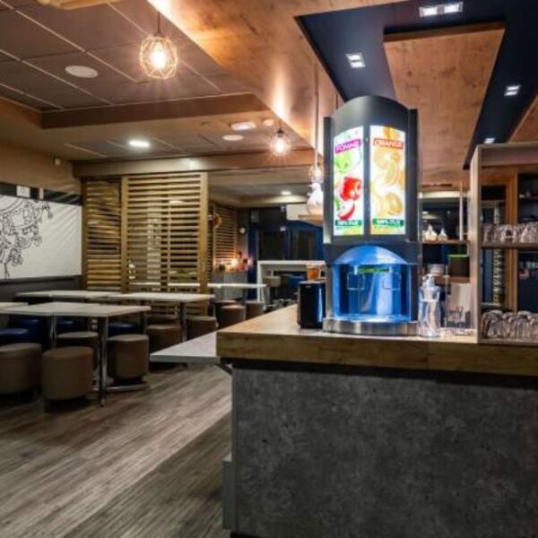 Buffet de l' Ibis Budget à Pontault-Combault en Seine et Marne