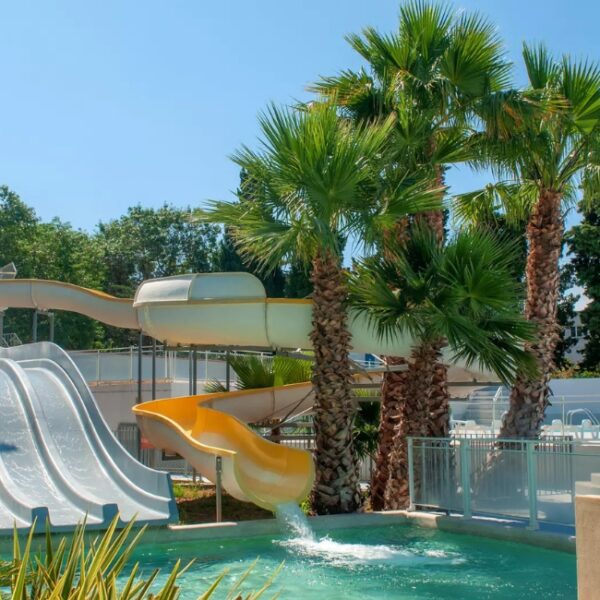 Parc aquatique avec toboggans - Camping Parc des Sept Fonts, à Agde, dans l’Hérault