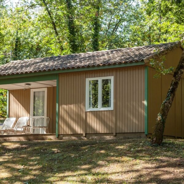 Mobil home du Camping Saint Avit Loisirs à Saint-Avit-de-Vialard en Dordogne
