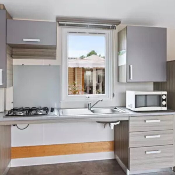 Cuisine du Camping Le Val d'Ussel à Proissans en Dordogne