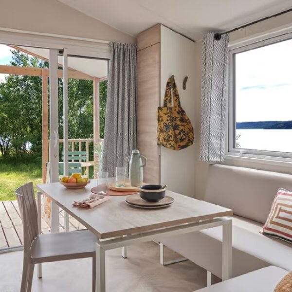 Salon du Camping La Presqu'ïle du Barcarès au Barcarès dans les Pyrénées-Orientales