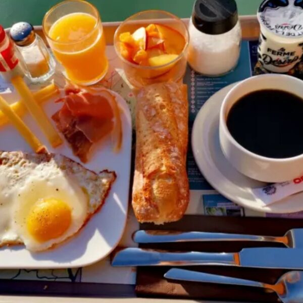 Petit déjeuner de l'Hôtel Rose des Vents à Baix en Ardèche