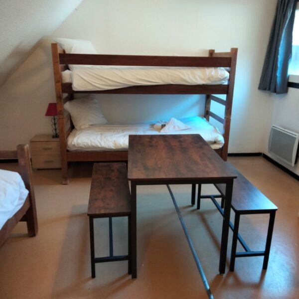 Chambre du Village Vacances Le Piroulet à Vassieux-en-Vercors dans la Drôme