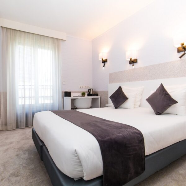 Chambre lit double à l'hôtel de Paris Montparnasse 3* (75)