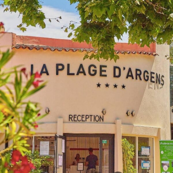 Réception du du camping Homair La Plage d'Argens entre Fréjus et Saint-Aygulf sur la Côte d'Azur