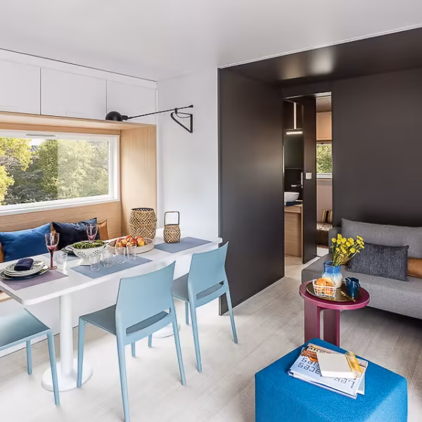 Séjour d'un mobil-home du camping Domaine de la Brèche, à Varennes-sur-Loire près de Saumur, dans le Maine-et-Loire.