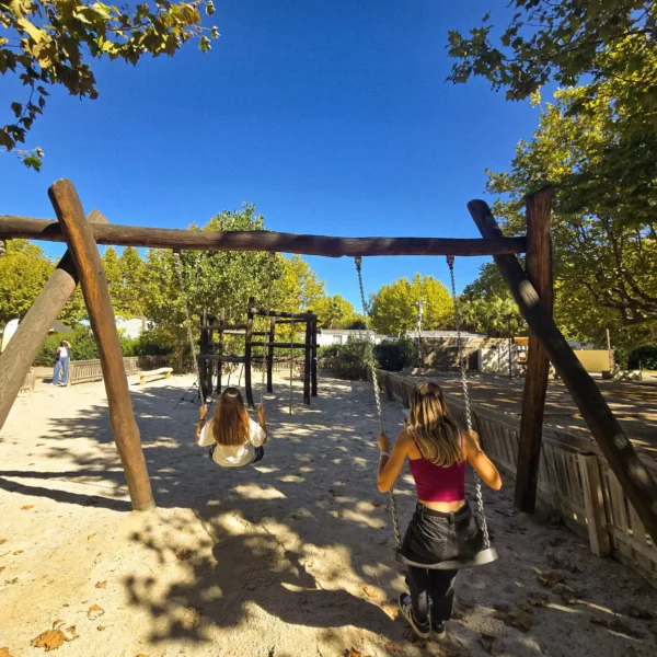 Jeux pour enfants du du camping Homair La Plage d'Argens entre Fréjus et Saint-Aygulf sur la Côte d'Azur