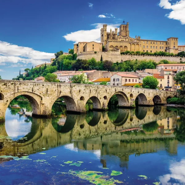 Béziers, à 35 km du Camping Le Castellas, à Sète, dans l'Hérault