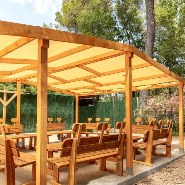 Espace détente au Camping Domaine de la Sainte-Baume, à Nans-les-Pins, en Provence, dans le Var