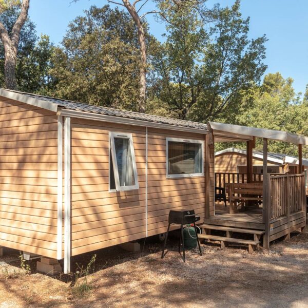 Mobil-home au Camping Domaine de la Sainte-Baume, à Nans-les-Pins, en Provence, dans le Var