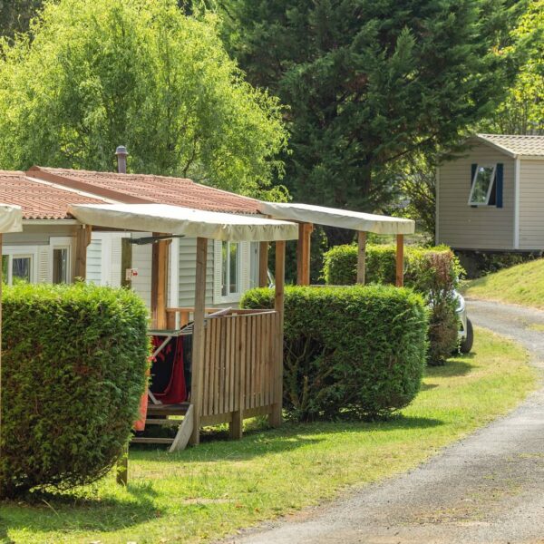 Mobil home du Camping Le Val d'Ussel à Proissans en Dordogne