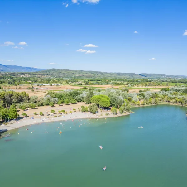 Lac du Camping Le Val de Durance à Cadenet dans le Vaucluse