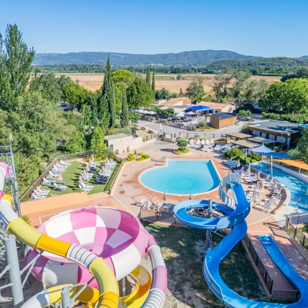 Parc aquatique du Camping Le Val de Durance à Cadenet dans le Vaucluse
