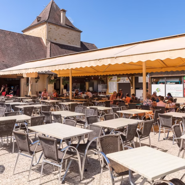 Restaurant du Camping Saint Avit Loisirs à Saint-Avit-de-Vialard en Dordogne