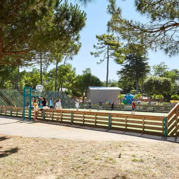 Terrain Multi-sport du Camping Le Bois Dormant à Saint-Jean-de-Monts en Vendée