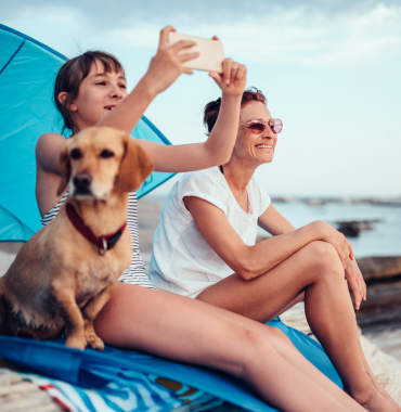 Chien et famille dans activité partenaire VACAF