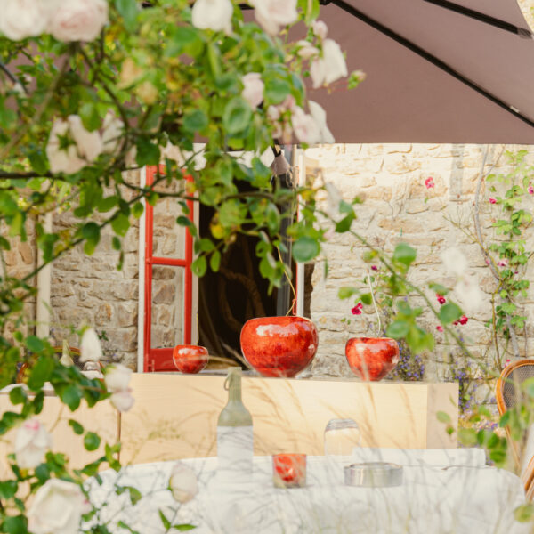 Entrée fleurie - Le Manoir du Lys en Normandie dans l'Orne