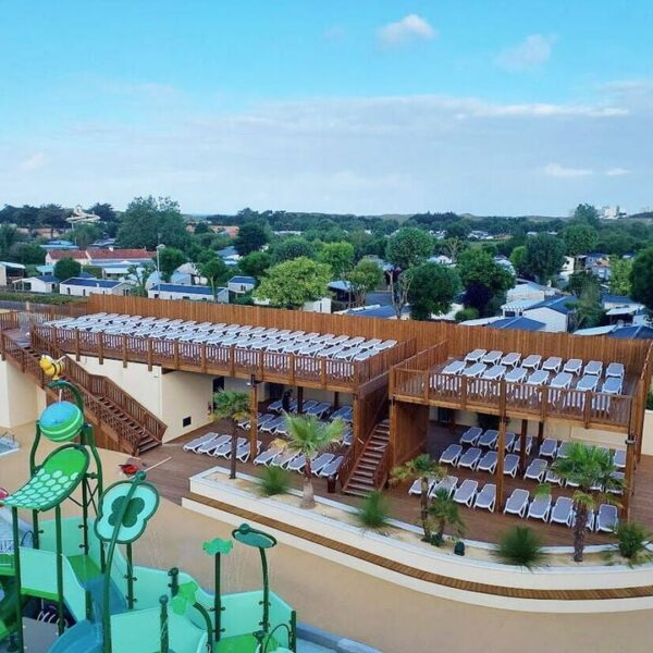 Solarium du Camping Domaine de Clarys à Saint-Jean-de-Monts en Vendée