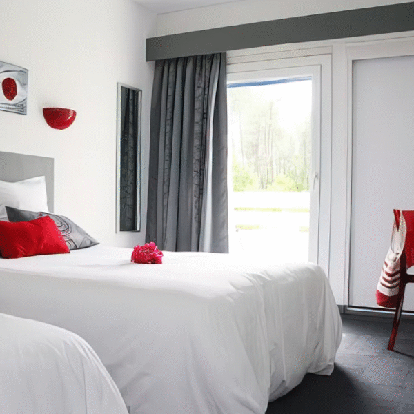 Chambre de l'Hôtel du Porge à Le Porge en Gironde