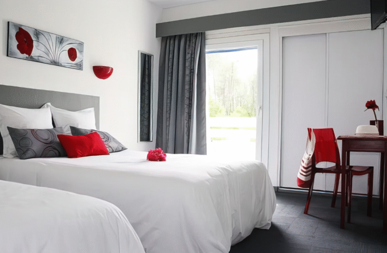 Chambre de l'Hôtel du Porge à Le Porge en Gironde