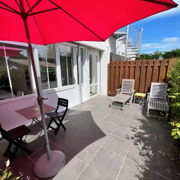 Terrasse de l'Hôtel du Porge à Le Porge en Gironde
