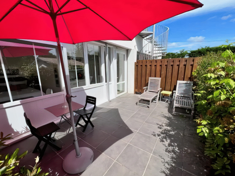 Terrasse de l'Hôtel du Porge à Le Porge en Gironde