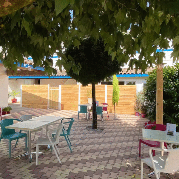 Extérieur de l'Hôtel du Porge à Le Porge en Gironde