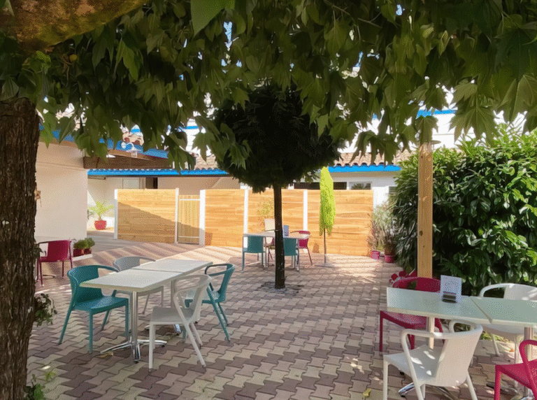 Extérieur de l'Hôtel du Porge à Le Porge en Gironde