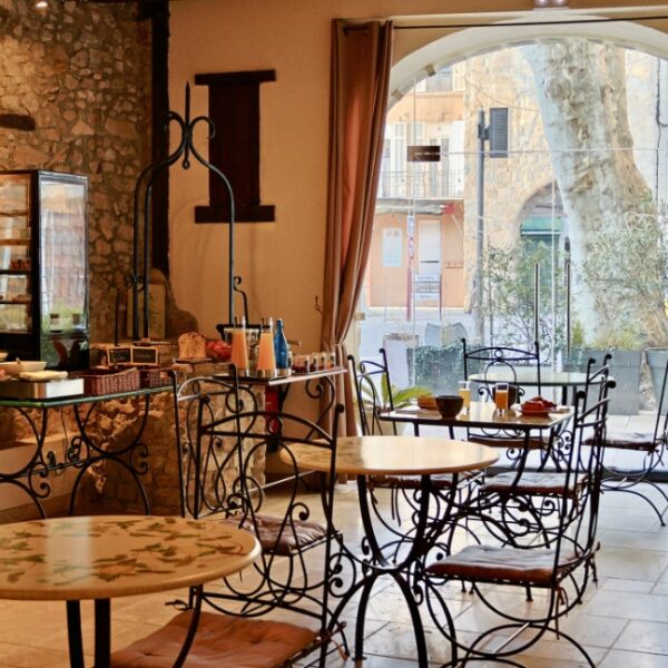Restaurant de l'Hôtel de la Vallée de l'Arc 3* près d'Aix-en-Provence (13)