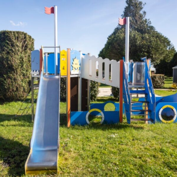 Aire de jeux du Camping Les Cognets à Dragey-Ronthon dans la Manche