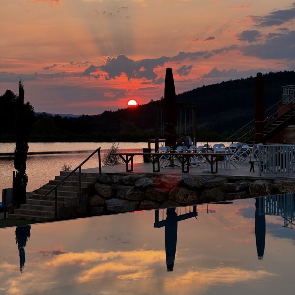 Lac du Camping InNature à Arcques dans l' Aude