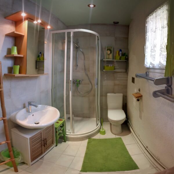 Salle de bain du Gîte Les Nymphéas à Crécy-la-Chapelle en Seine-et-Marne